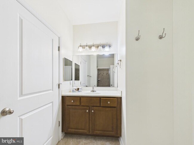 Building Photo - 3527 Piney Woods Pl