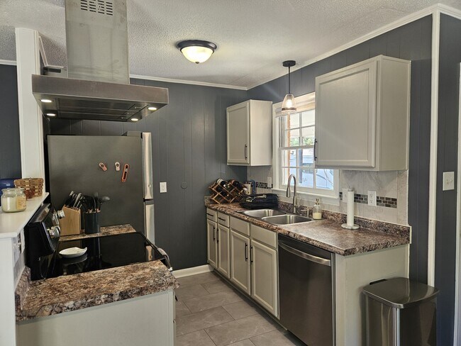 Building Photo - 6659 Julliard Dr