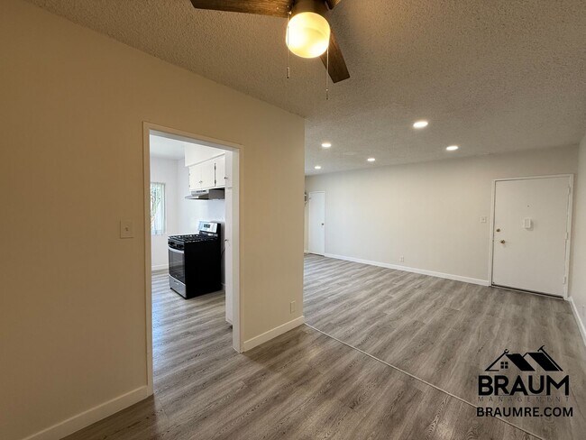 Building Photo - 5433 Sepulveda Blvd