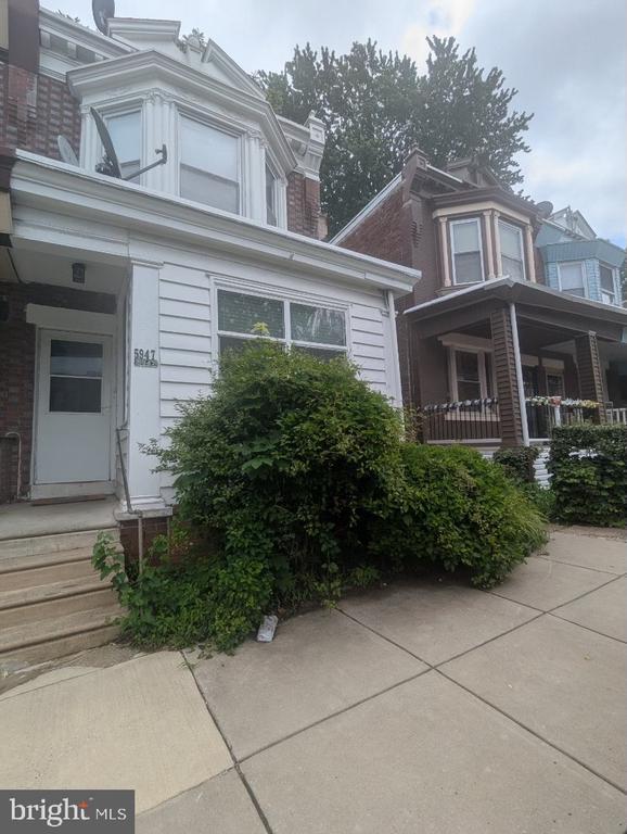 Primary Photo - 5947 N 13th St