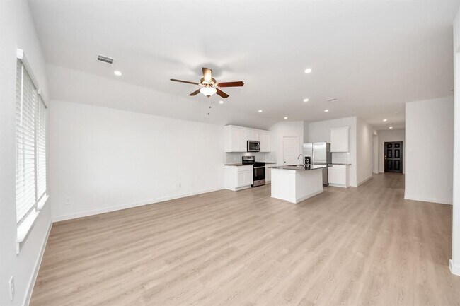 Building Photo - 1306 Palm Tree Ln