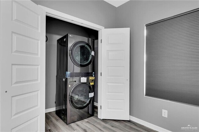 Building Photo - 8 Puffin Ave