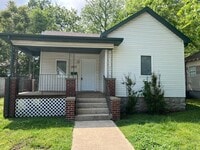 Building Photo - Cozy two bedroom ready now!