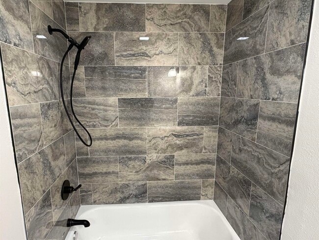 Building Photo - 809 Palmer Ave