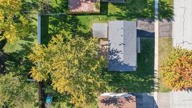 Building Photo - 2211 Birchwood Pkwy