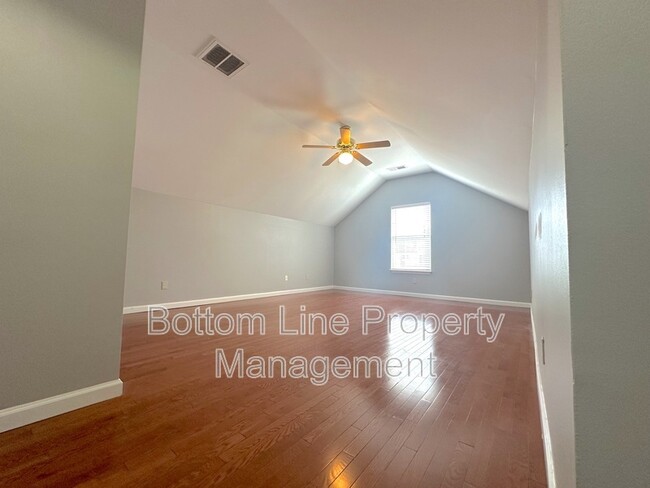 Building Photo - 4845 Chesney St NW