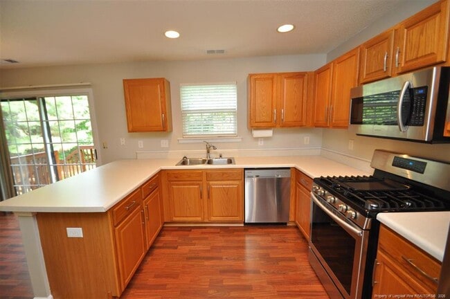 Building Photo - 117 Tiverton Woods Dr