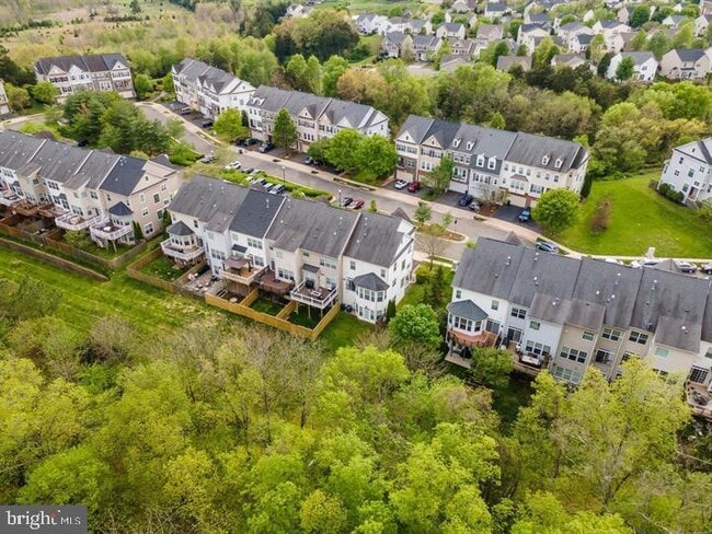 Building Photo - 14160 Catbird Dr