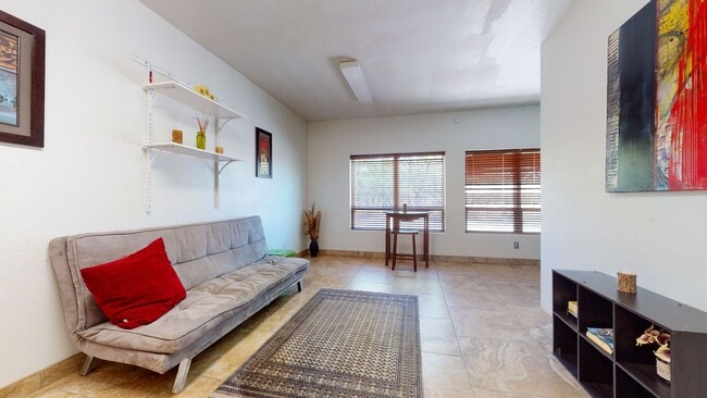 Building Photo - 218 Cynthia Loop NW