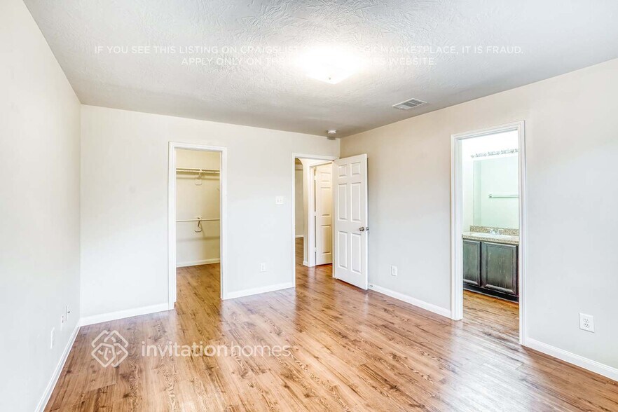 Building Photo - 18746 Dennington Dr