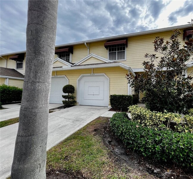 Building Photo - 21420 Tudor Dr