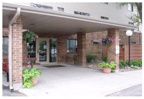 Building Photo - Winnebago County Housing