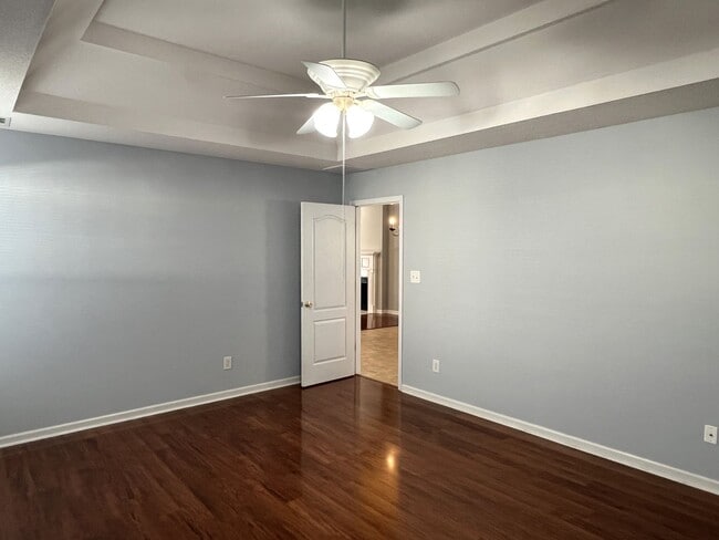 Building Photo - Absolutely Adorable Home Near Lake Joy Elementary