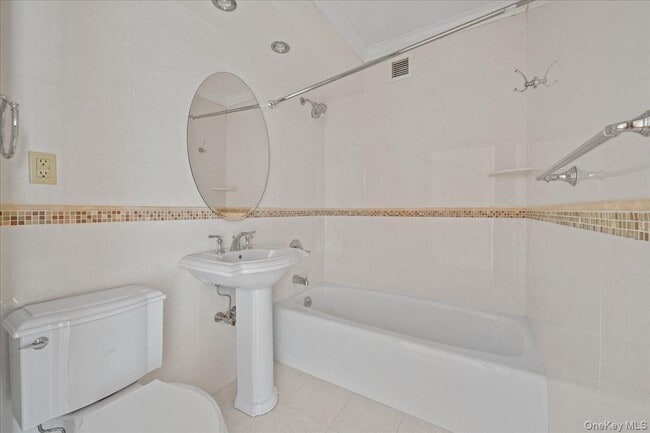 Building Photo - 3511 Cambridge Ave