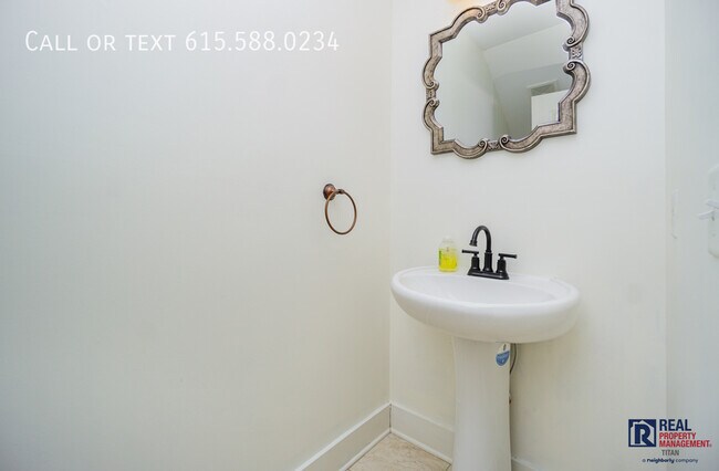 Building Photo - 1427 Winding Creek Dr