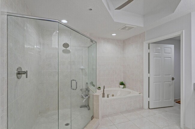 Building Photo - 221 Ocean Grande Blvd