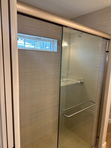 Building Photo - 1216 33rd Ave SW