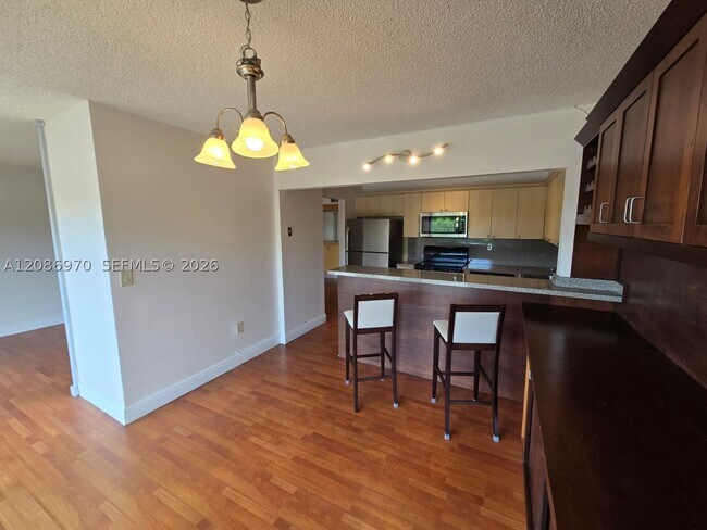 Building Photo - 5900 SW 127th Ave