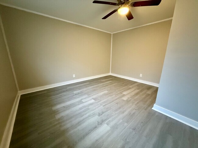 Building Photo - 101 Jones Valley Dr SW