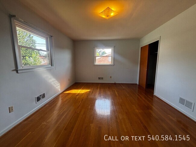 Building Photo - 1511 Narcissus St
