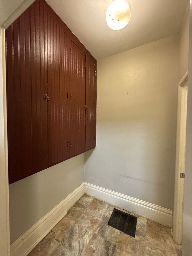 Building Photo - NSP-139/141 6th St NW