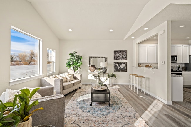 Building Photo - 226 E Chestnut St