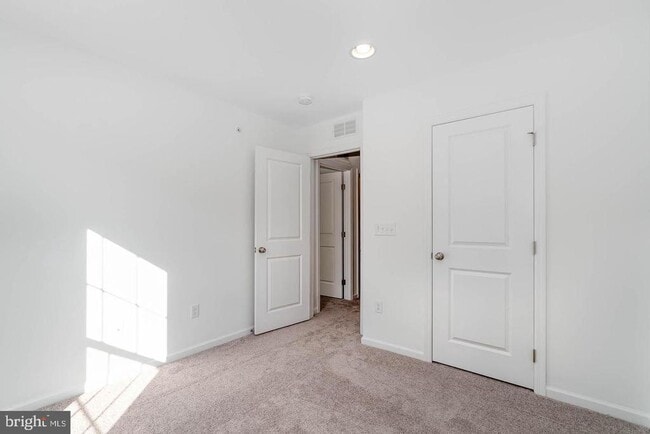 Building Photo - 3252 Mateer Ln