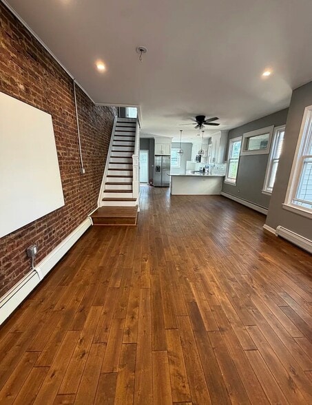 Building Photo - 1056 Hunterdon St
