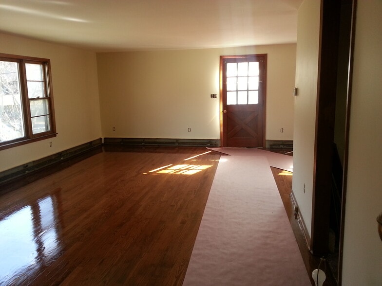 Building Photo - 36 Cherry Ave