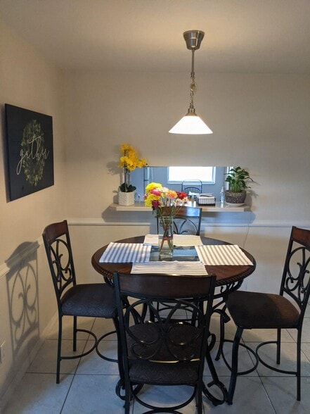 Dining area - 229 Everest Pt