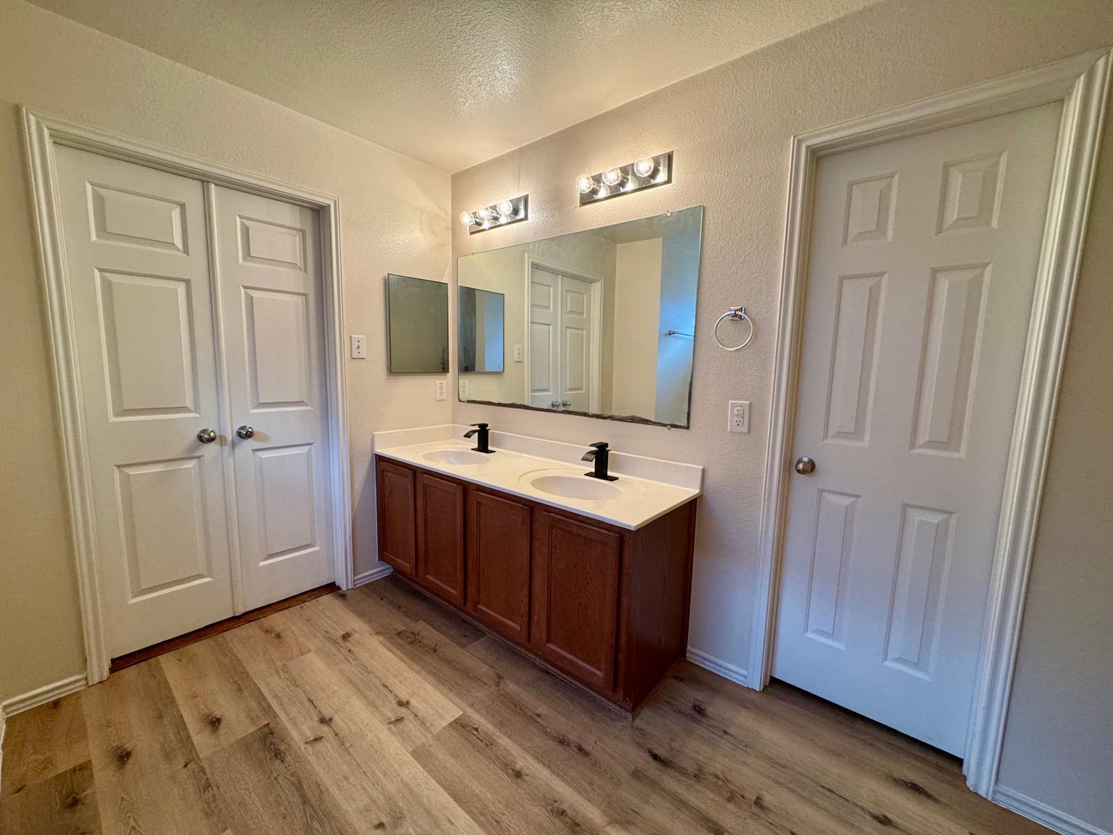 Building Photo - 13287 Fowler Dr