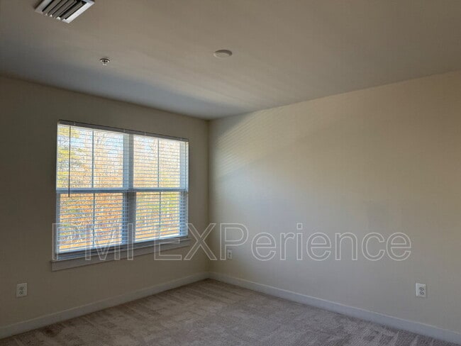 Building Photo - 2609 Skeeter Ct