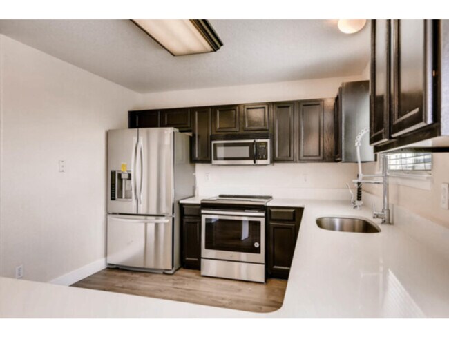 Building Photo - 15576 Olmsted Pl