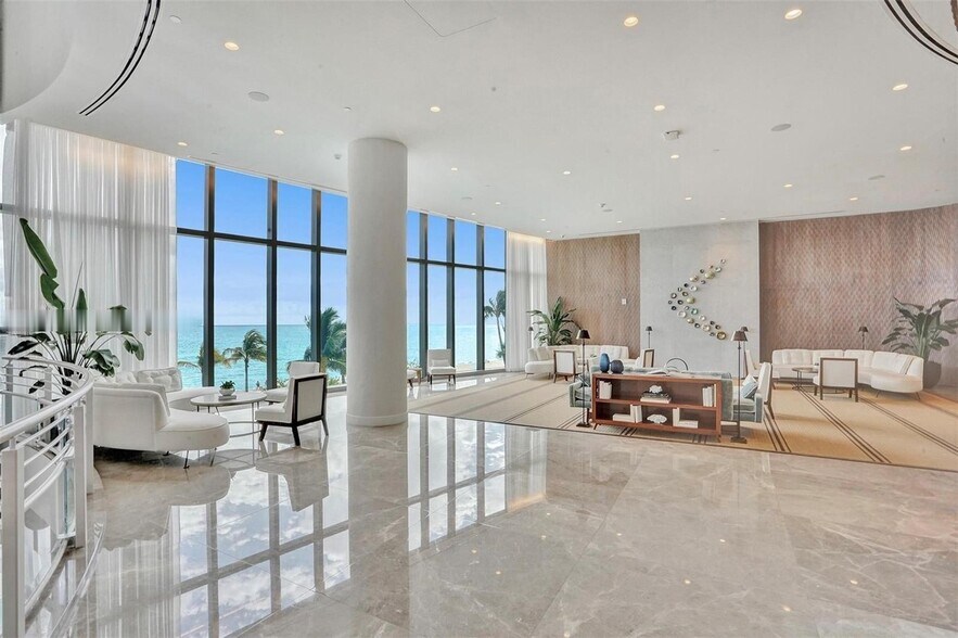 Building Photo - 15701 Collins Ave