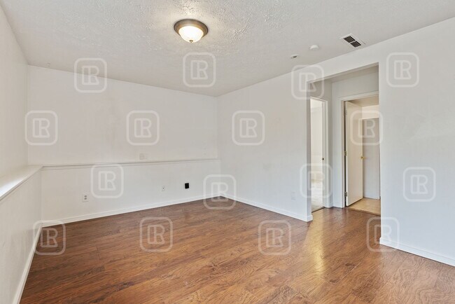 Building Photo - 23713 E Maxwell Ave