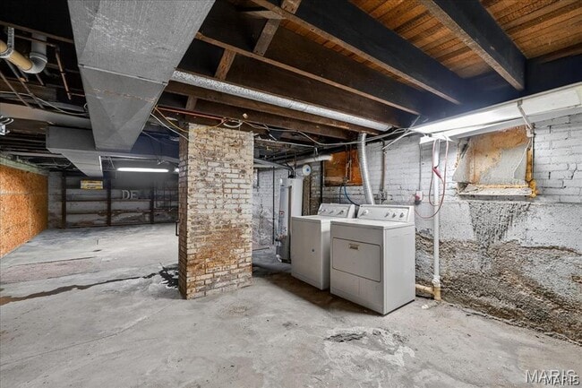 Building Photo - 221 Lebanon Ave