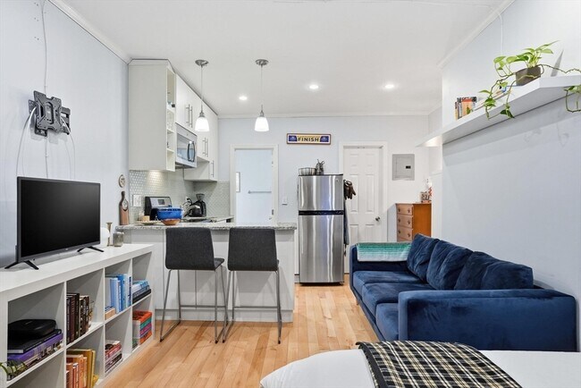 Building Photo - 227 Marlborough St