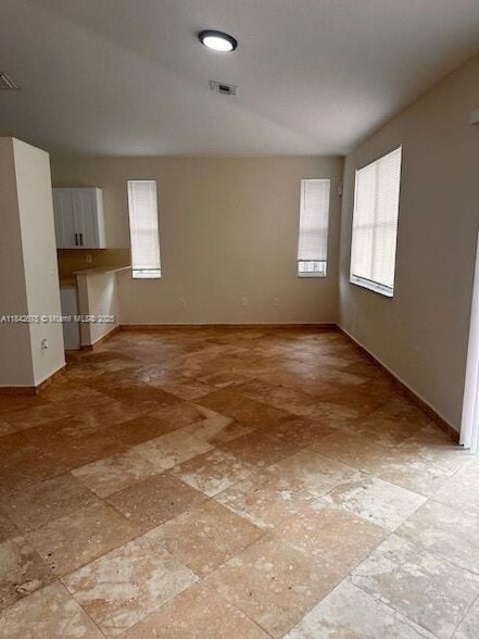 Building Photo - 21733 Ingraham Ave Rd