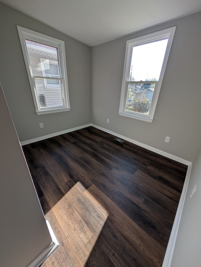 Building Photo - 2077 SW Lane St