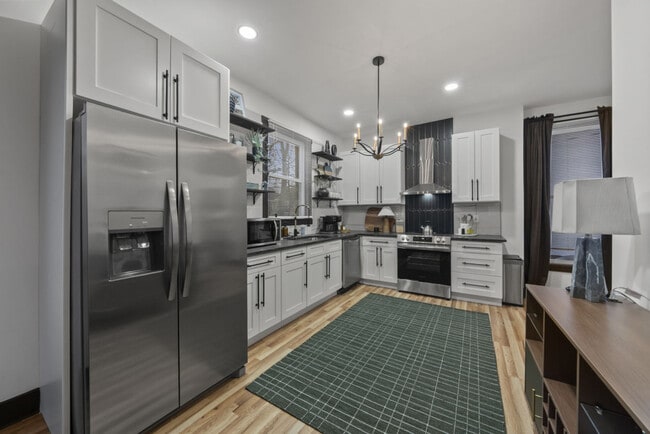 Building Photo - 286 Taylor Ave