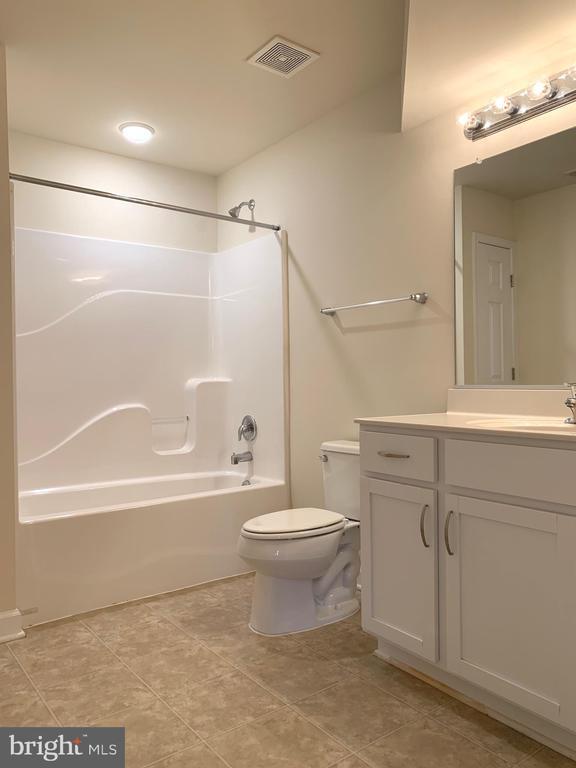 Building Photo - 6926 Lunette Ln