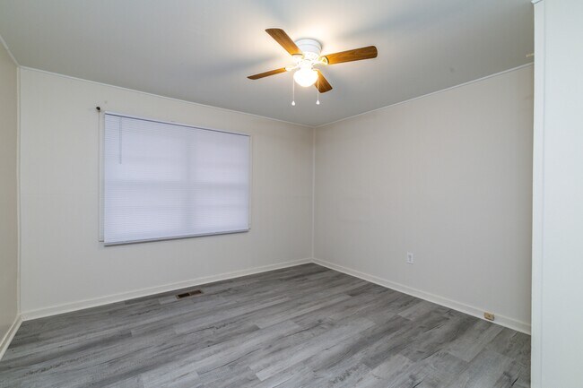 Building Photo - 219 Highland Ave