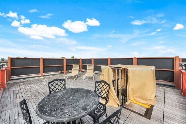 Building Photo - 2445 W Gulf Dr