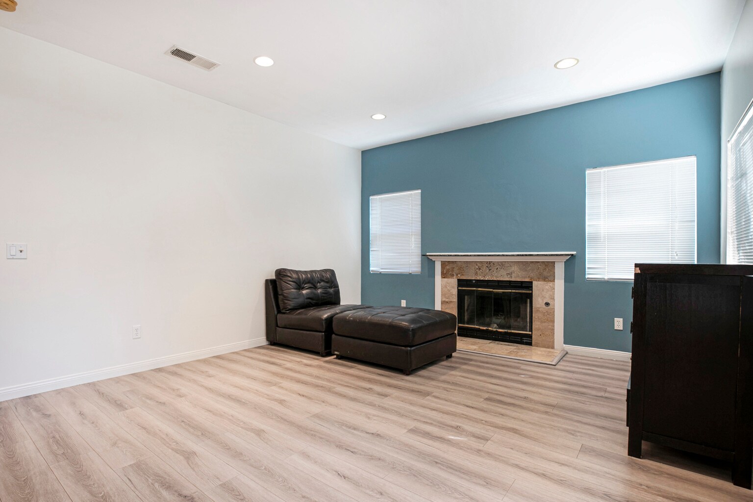 Building Photo - 18605 Valerio St