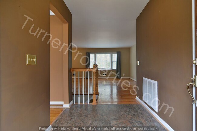 Building Photo - 1747 Holly Hill Dr West Columbia SC 29169