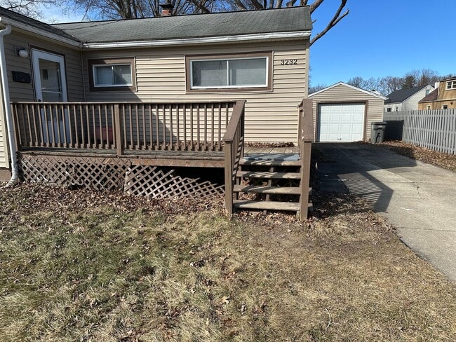 Building Photo - Completely remodeled 3 Bedroom Ranch Home for Rent