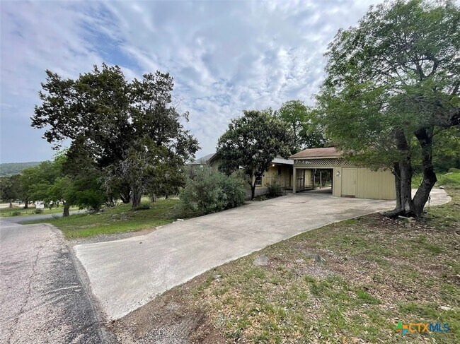 Building Photo - 1800 Charter Oak Dr