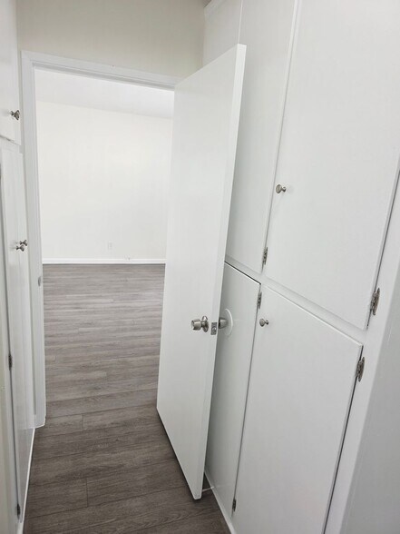 Building Photo - 124 N Brighton St