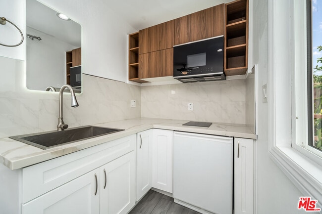 Building Photo - 4431 Lynnfield St