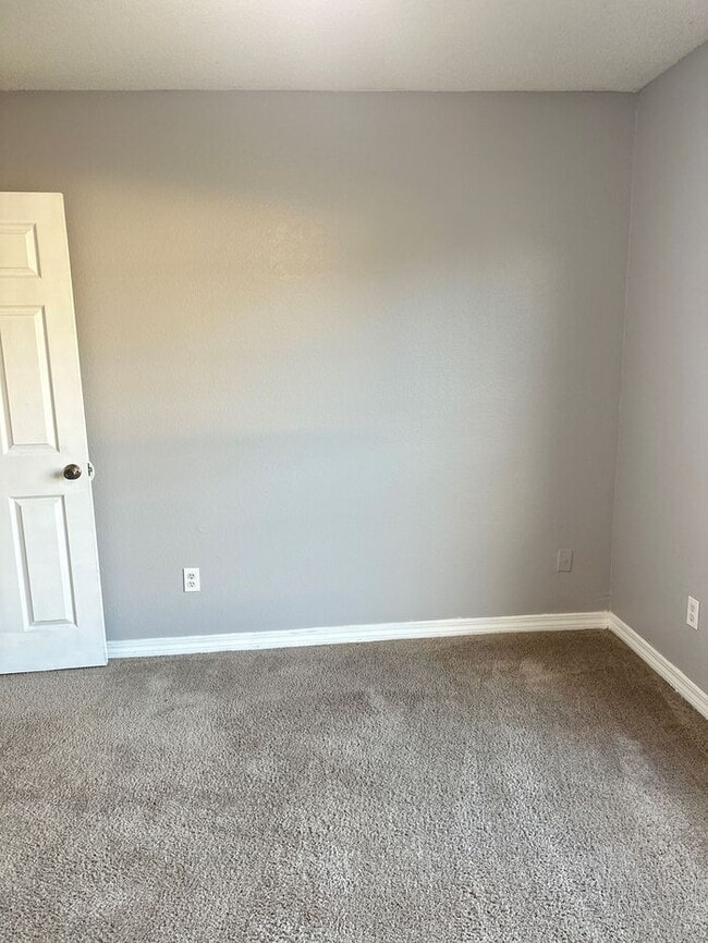 Building Photo - 3/2 Cottage in Maple Oaks Subdivision with garage